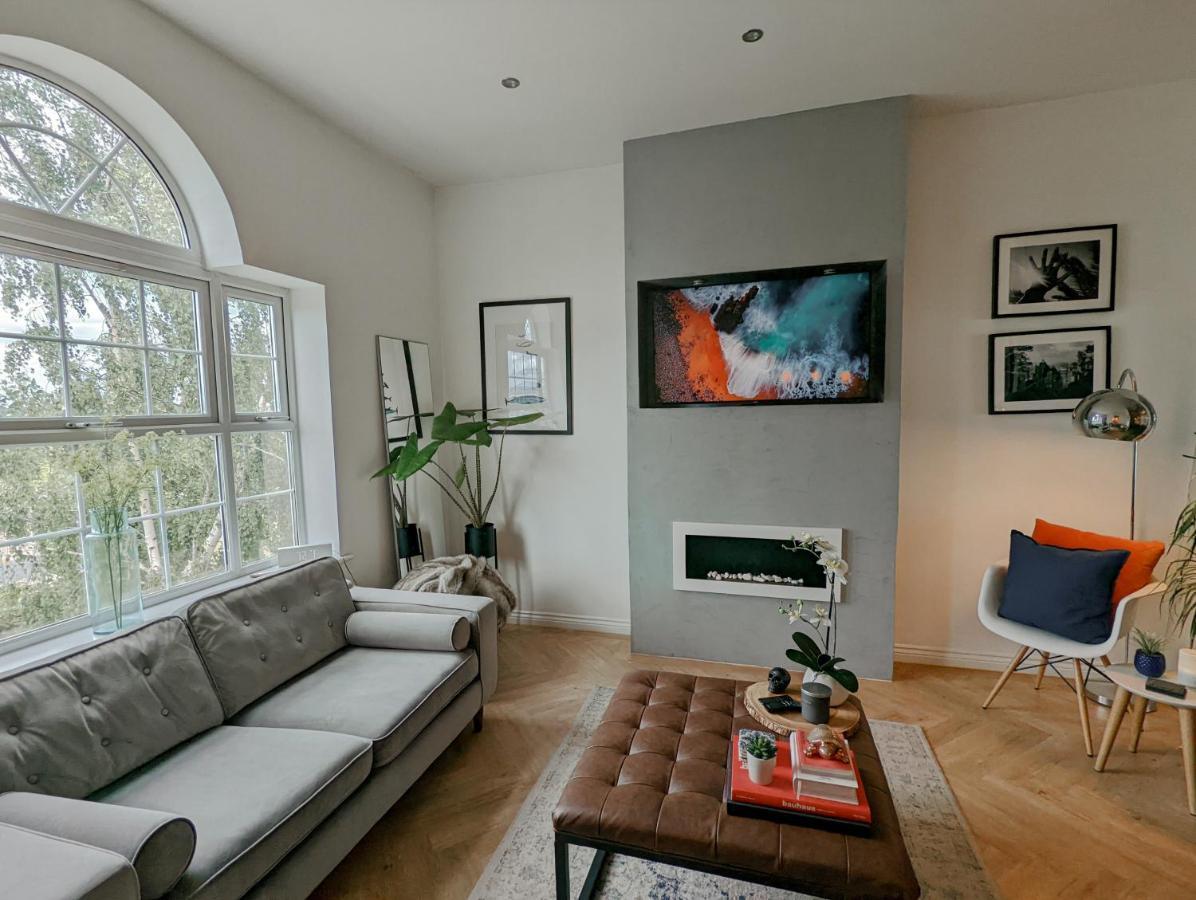 Spacious, Mid-Century 1 Bedroom Apartment Quedgeley Εξωτερικό φωτογραφία